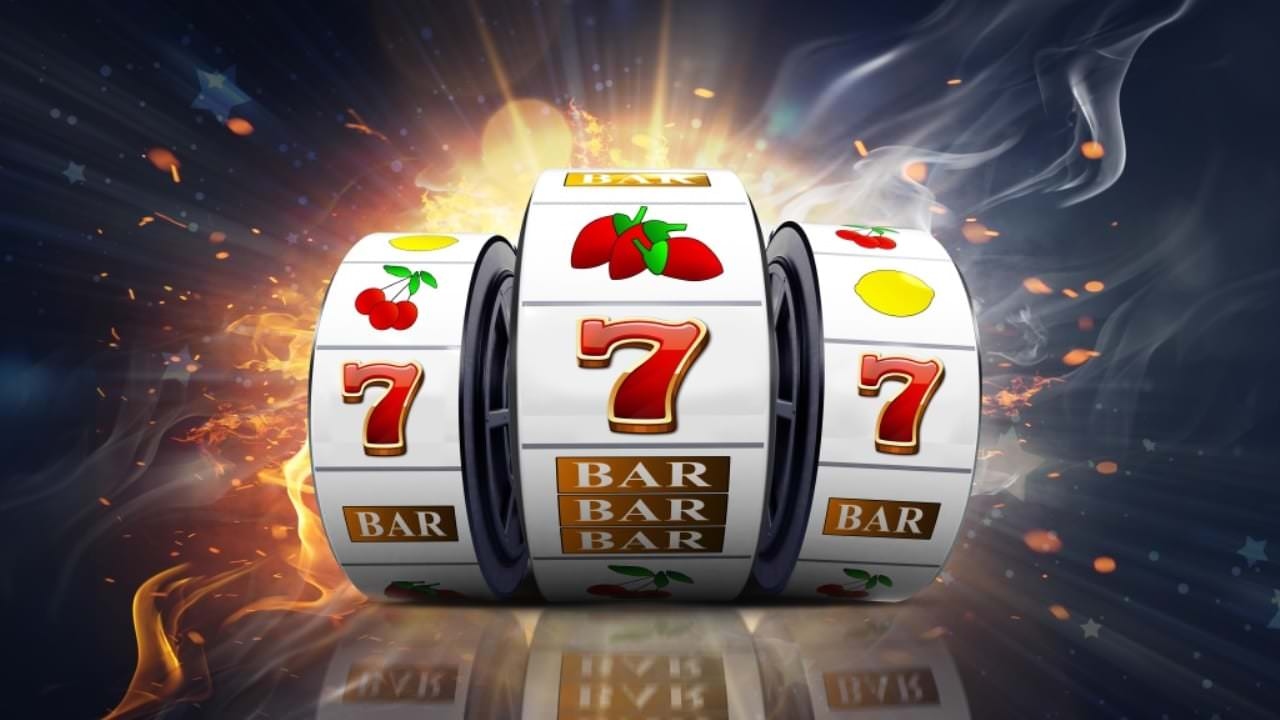 Apa perbedaan antara slot seluler dan slot HTML5?